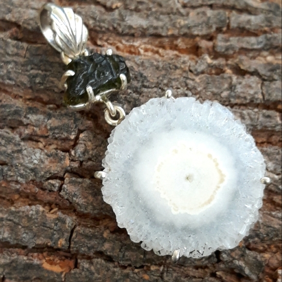 Natural Solar Quartz Eye & Moldavite Pendant - Picture 2 of 8